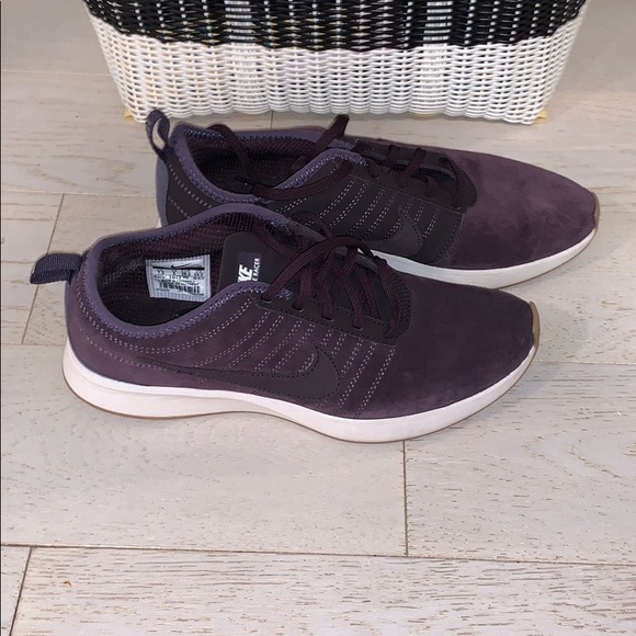 📌 Nike Dualtone Racer in Maroon Suede - Picture 2 of 5
